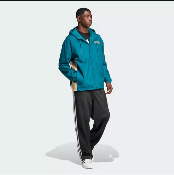 Adidas windbreaker - Picture 1 of 6